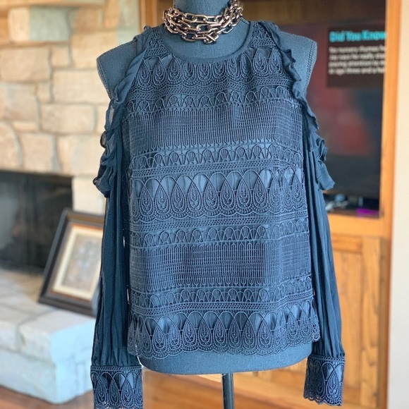 Alice & Tricia Silk Lace Top Cold Shoulders - Picture 4 of 12